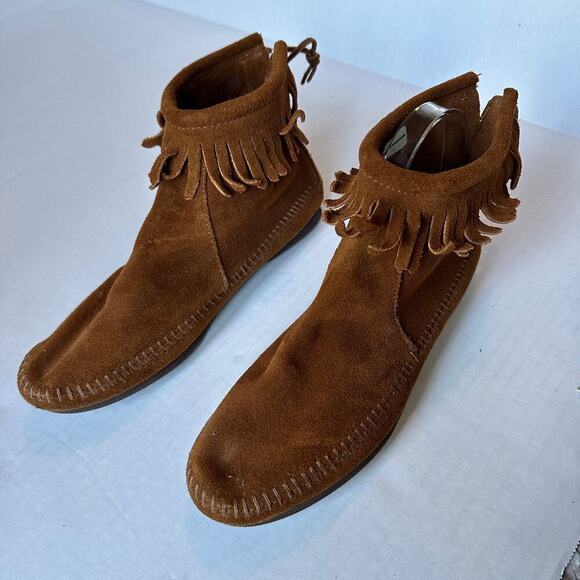 Minnetonka 282 Women's Brown Suede Fringe Ankle Boots Hard Sole Sz 7 Zip Closure - Picture 9 of 12